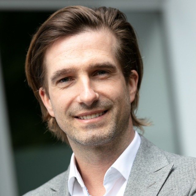 Robert Plesko, portret